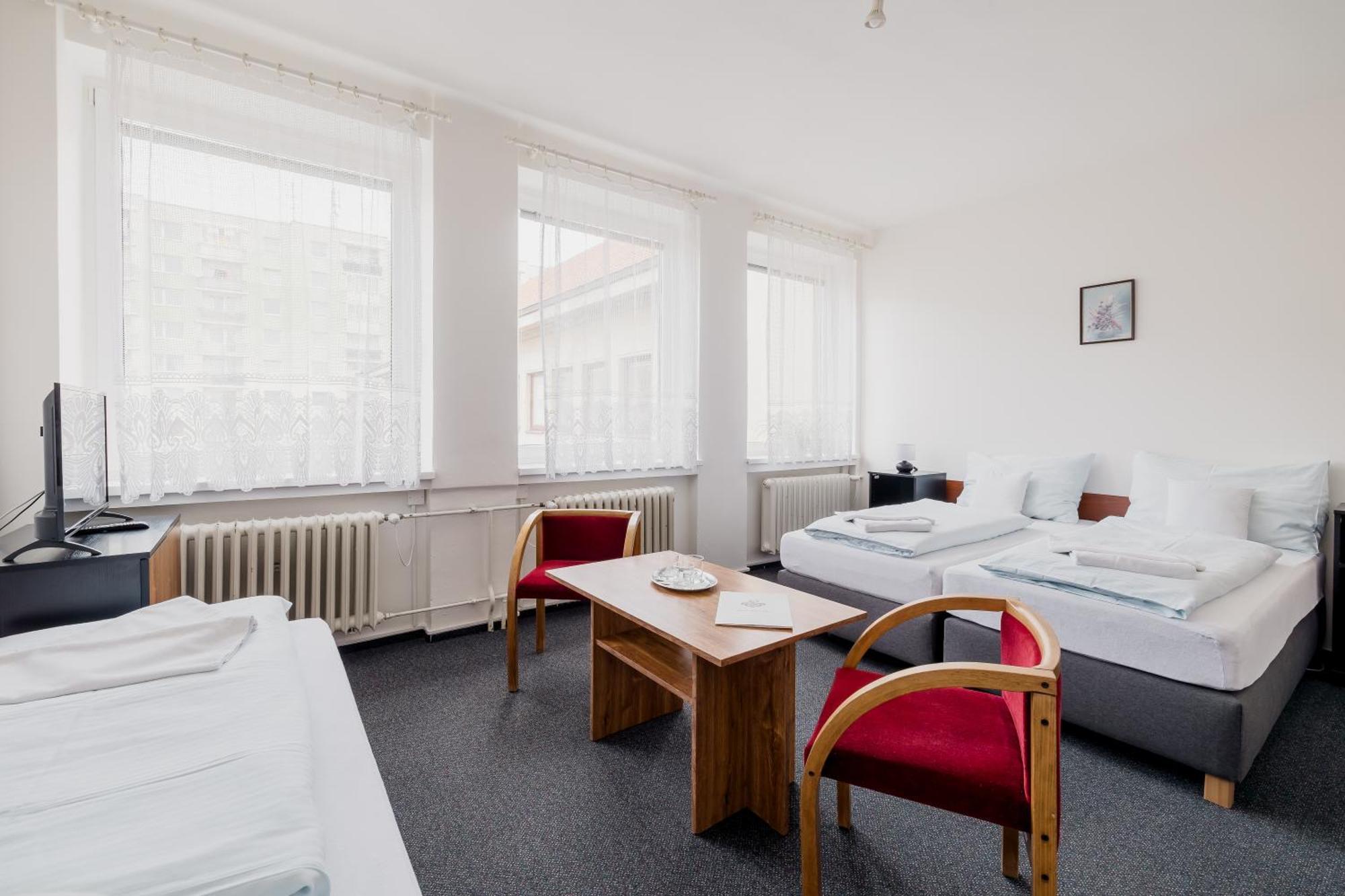 Hotel Dobruška Dış mekan fotoğraf